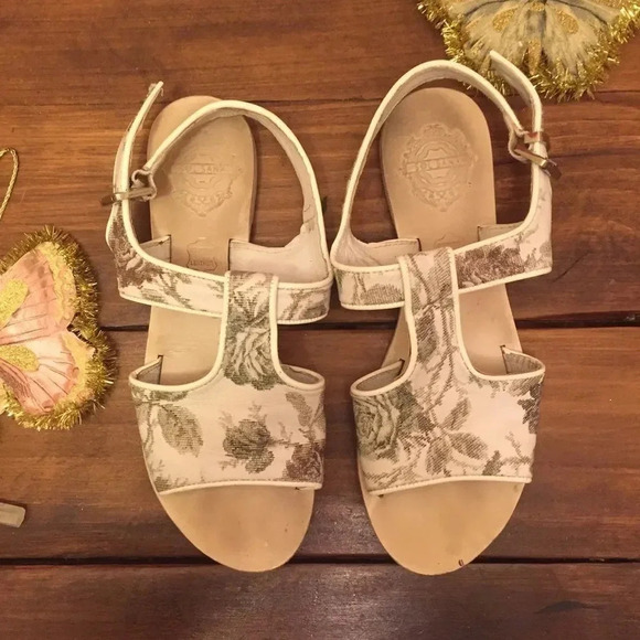 ❤️ANTHROPOLOGIE floral leather sandals❤️ - Picture 2 of 5